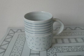 【砥部焼】呉須象嵌マグカップ（横線×乱線）　カップ　陶器【陶彩窯】