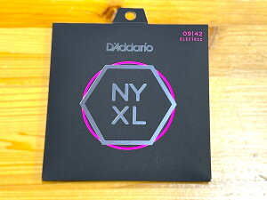 D'Addario NYXL0942 SUPER LIGHT (.009 - .042) yGLM^[zy䂤pPbgz ylXANZT[tA݌ɕiz