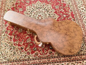 Gibson yNEWz Lifton Historic Brown / Pink Hardshell Case, SJ-200yG-CLUB TOKYOz