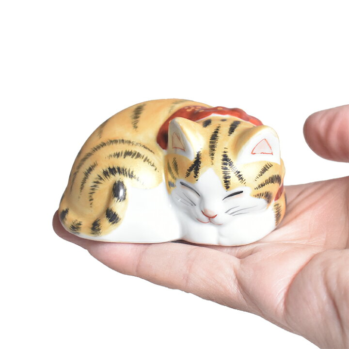 楽天市場】九谷焼 眠り猫 置物 金彩 座布団付（全長 約7.8cm 