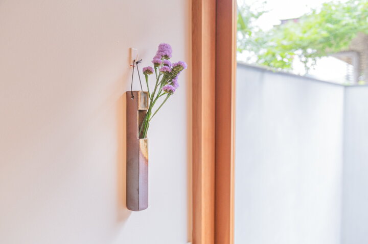 楽天市場 一輪挿し 花瓶 壁掛け 信楽焼 陶器 花器 フラワーベース ３種類 京都花明かり Wa Style 楽天市場店