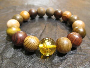 パワーストーン・京都/【富をもたらす】【打出の小槌】彫刻【黄水晶】14mm【天然木8種(神代杉・南米紫檀・緑檀・本桜・神代欅・屋久杉・栴檀・シャム柿)】ブレスレット、桐箱付き【天然