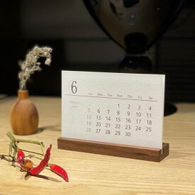 【始まり月が選べる】2023年〜2024　木製スタンドの卓上カレンダー　プレーン