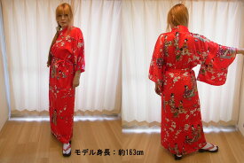 【日本のおみやげ】◆外国人向けシルク着物【立姿】女性用（フリーサイズ）