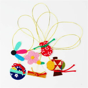 ちりめんパーツ 正月飾り 縮緬 紐 吊り(6個セット) 正月 花材 しだれ飾り