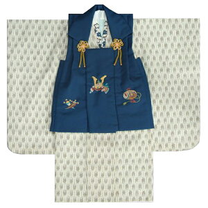 七五三 男の子 3歳 被布着物セット オフホワイト 矢絣柄 被布青紺色 刺繍半襟に足袋付きセット 日本製