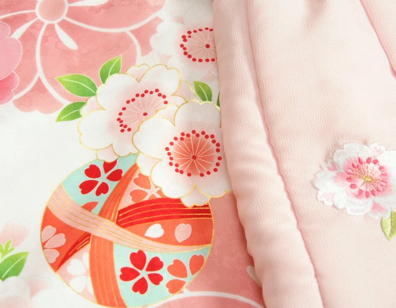 七五三着物 3歳 女の子被布セット京都はなひめ 白地着物被布ピンク刺繍