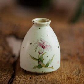 花瓶 花器 花入れ 和式 置物 インテリア 飾り はなかご アンティーク風 造花 生け花 一輪挿し 和風 茶室 床の間 仏間 玄関 棚 茶道花器 茶室に飾り 細工 陶磁器 雑貨 (ユリ)