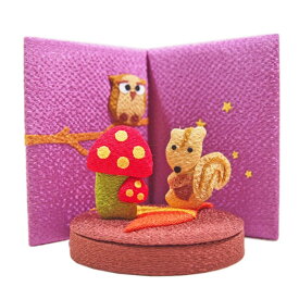 【ポイント10倍＆20％OFFクーポン】季節模様 森の中のリス 秋 人形 飾り ミニ 置き物 コンパクト ちりめん 小さい 手作り 飾り 人気 かわいい 和柄 和風 卓上 四季飾り 和室 玄関飾り おすすめ インテリア 家庭用 業務用 旅館