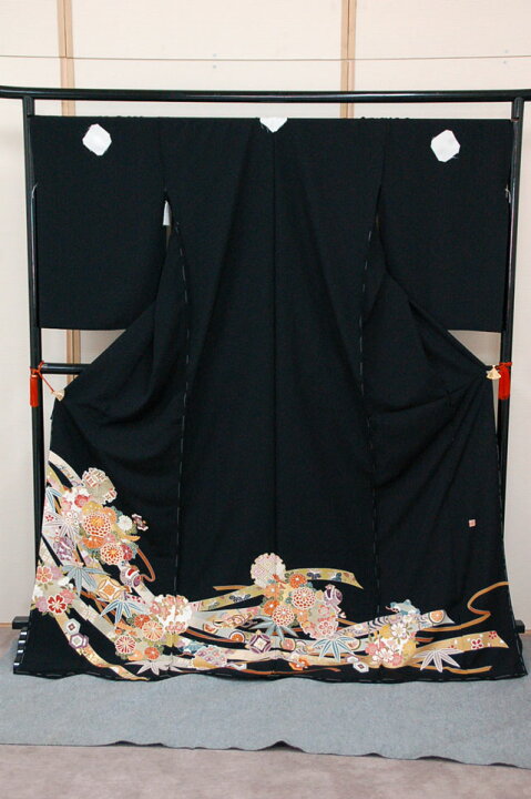 楽天市場】京友禅黒留袖 大輪の菊に松竹梅、熨斗に打ち出の小槌 105  
