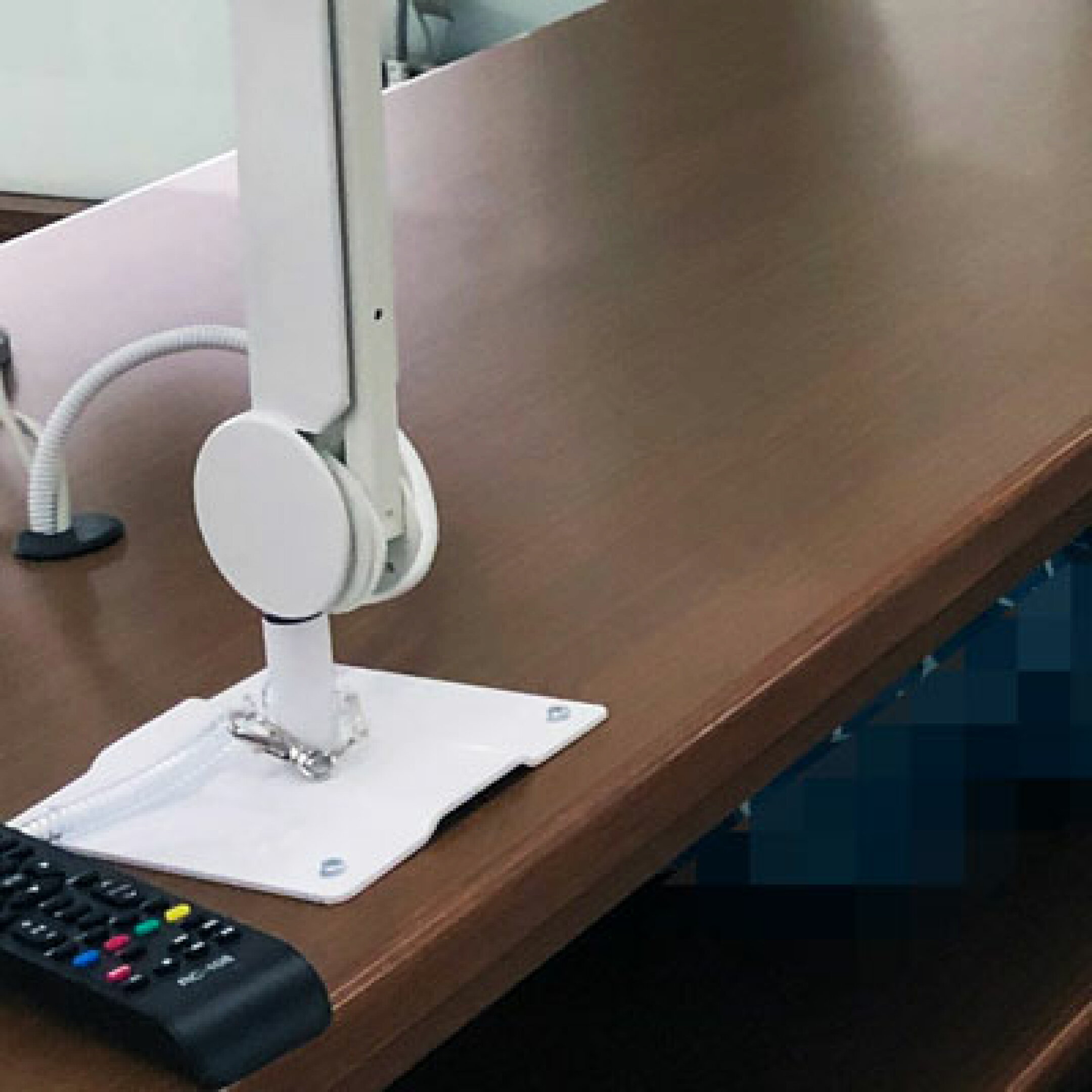 水平面用取付金具の設置写真