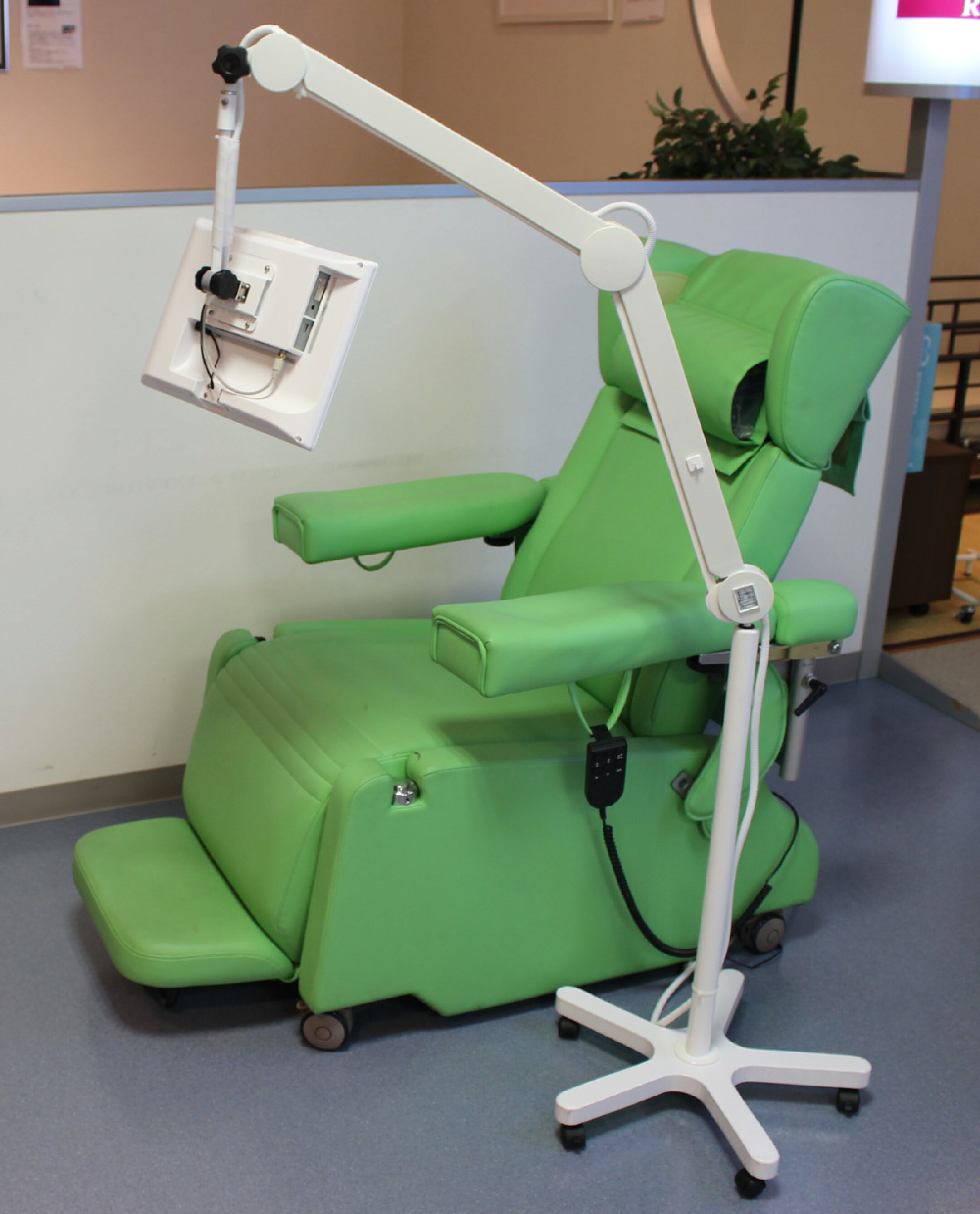 ベッドへベッドホルダーで設置写真