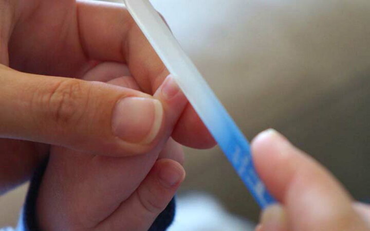 楽天市場 ガラス製爪やすり 送料無料 ベビー キッズ 赤ちゃん用 爪切り ケア用品 新生児 ネイルケア ギフト プレゼント 贈り物 ベビーケア ベビー用爪切り Baby Blue Graffe ブルー ピンク B ゆうパケット 代金引換 後払い決済不可 日時指定不可