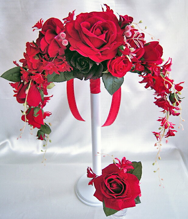 楽天市場 アーティフィシャルフラワー 造花 ウェディングブーケ ベルベット深紅薔薇のアーチ型ブーケ ブートニア 光触媒コーティング ラ コムス
