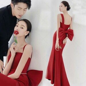 �h���X �E�F�f�B���O ������� �t�@�b�V���� ���b�h �؂₩ �V���v�� ���{�� �ʐ^ �X�^�W�I �B�e �t�B�b�V���e�[�� �� �o�b�N���X �t���[�T�C�Y �؍�