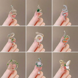 ブローチ 巳年 セレモニー ヘビ レディース アクセサリー ラインストーン 人工宝石 合金 金メッキ 銀メッキ 蛇 スネーク 蝶々 色々 ゴールド シルバー きらきら おしゃれ アート ギフト