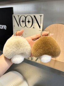 キーホルダー ぬいぐるみ もこもこ キノコ 車 ファー キーチェーン バッグ ペンダント ファーアクセサリー 小さい 子供 プレゼント