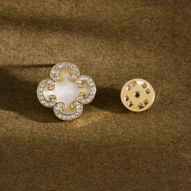 ブローチ おしゃれ 四つ葉のクローバー マイクロパヴェ ラインストーン クラシック 露出防止バックル 胸 襟ピン スカーフ用 スーツ用 カラー用 アクセサリー