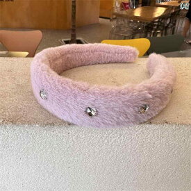 カチューシャ レディース 女性用 韓国風 秋冬 ボア ファー もこもこ ふわふわ 高級感 ラインストーン エレガント 上品 ヘアアクセサリー 普段使い おしゃれ かわいい ピンク ホワイト ブラック ブラウン