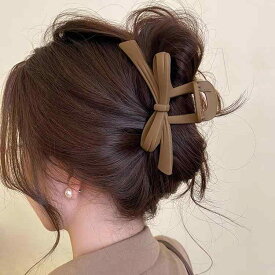 ヘアクリップ レディース 大きめ バンスクリップ リボン 磨砂 マットカラー 髪留め 髪飾り ヘアアクセサリー まとめ髪 痛くない 軽量 しっかり留まる シンプル 韓国風 かわいい おしゃれ カジュアル デイリー お風呂 普段使い 洗顔