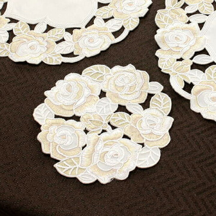 楽天市場 コースター コード刺しゅう 約12cm バラ柄 華やか ギフト リビング 花瓶敷き テーブル 上品 光沢 シャンパンカラー ゆうパケット選択可 Ami Brugge アミブルージュ