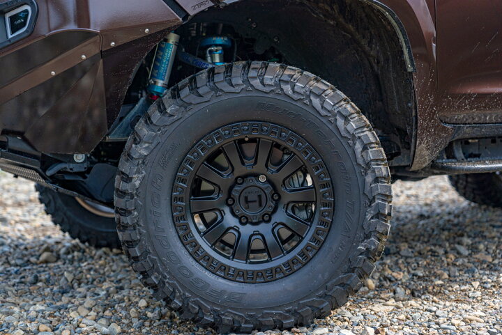 楽天市場】HOSTILE (ホスタイル） H138 クローラー 17インチアルミ  