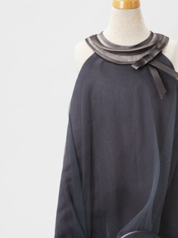 SuzanneErmann(スザンヌエルマン)ホルダーネックリボンワイヤードレスチャコールグレイ4才〜12才