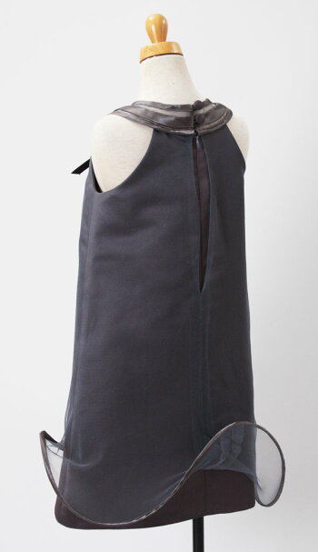SuzanneErmann(スザンヌエルマン)ホルダーネックリボンワイヤードレスチャコールグレイ4才〜12才