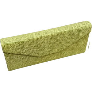 送料無料 メガネケース 眼鏡ケース サングラスケース ハード 折り畳み 折りたたみ マグネット式 レザー調 三角形 コンパクト 収納 携帯 持ち運び シンプル おしゃれ プレゼント ギフト 贈り