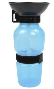 送料無料 ペット用水筒 給水器 ウォーターボトル 携帯 500ml 犬用 猫用 コンパクト 持ち運び お椀 トレイ トレー 一体型 お散歩 お出かけ アウトドア 旅行 外出 水分補給 シンプル 簡単 イヌ い