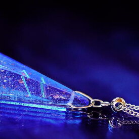『BLUE COMET CRYSTAL』 ガラスアクセサリー ネックレス・ペンダント 立体造形タイプ