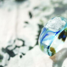 『緑の風の白い花』 ガラスアクセサリー リング・指輪 ノーマルタイプ