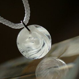 『White mist』 ガラスアクセサリー ネックレス・ペンダント 円・楕円・ドロップタイプ