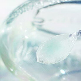 『雪融けのかけら』 ガラスアクセサリー ネックレス・ペンダント 立体造形タイプ