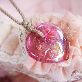 『Charming peach princess』 ガラスアクセサリー ネックレス・ペンダント ハートタイプ