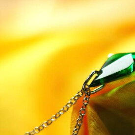 『Icy emerald』 ガラスアクセサリー ネックレス・ペンダント 立体造形タイプ