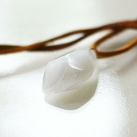 『White Snow 〜 しずくのかけら 〜』 ガラスアクセサリー ネックレス・ペンダント 立体造形タイプ