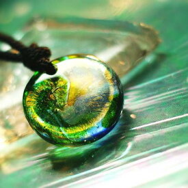 『Green Brightness 〜 Flow 〜』 ガラスアクセサリー ネックレス・ペンダント 円・楕円・ドロップタイプ