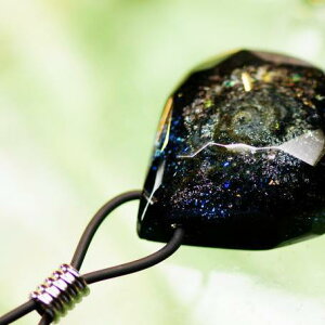 『銀河からのひとしずく』 ガラスアクセサリー ネックレス・ペンダント 円・楕円・ドロップタイプ