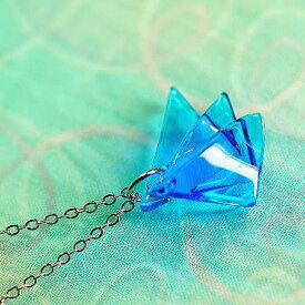 『Blue triangle 〜 水の扇 〜』 ガラスアクセサリー ネックレス・ペンダント 四角・多角・星タイプ