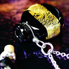 『香水瓶ペンダント / ラウンド・ブラック(金箔)』 ガラスアクセサリー インポート品 ネックレス・ペンダント 立体造形タイプ