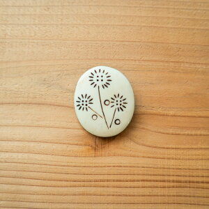 _P2{{N[|^{[u[` N[o[ CloverbBONE BROOCH obW ob` ANZT[ s  i R nhCh k t@bV i`  ubN AC{[ 