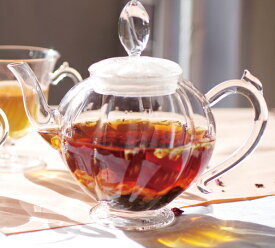 【30代女性】紅茶好きの友人へ!茶葉のジャンピングが楽しめるガラスティーポットのおすすめは?