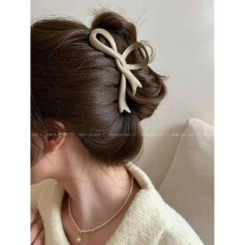 ヘアクリップ レディース マット加工 蝶結び リボン 大型 クロッコダイル 高級感 汎用 髪留め アクセサリー 日常使い 洗練デザイン