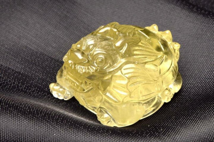 楽天市場】【1点物】AA☆繊細彫刻 リビアングラス 29x24x18mm 龍亀 