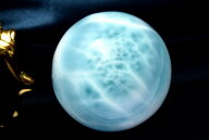 【40％OFF!】【1点物】大珠◇三大ヒーリング ラリマー　28.5mm　丸玉(台座付き) スフィア _CG5950【宅急…