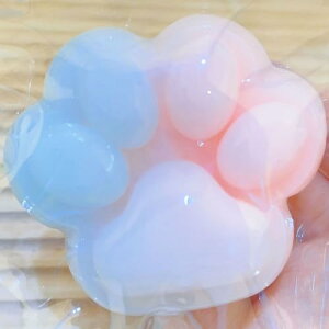 スクイーズ玩具 スクイーズ おもちゃ 肉球 猫 ストレス解消 スクイーズ 握る玩具 ストレス発散グッズ 白 ふわふわ 袋付き 防塵 持ち運びに便利 子供玩具 贈り物 1枚-F 送料無料