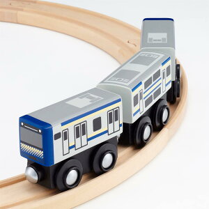 mokuTRAIN E235�n���{���