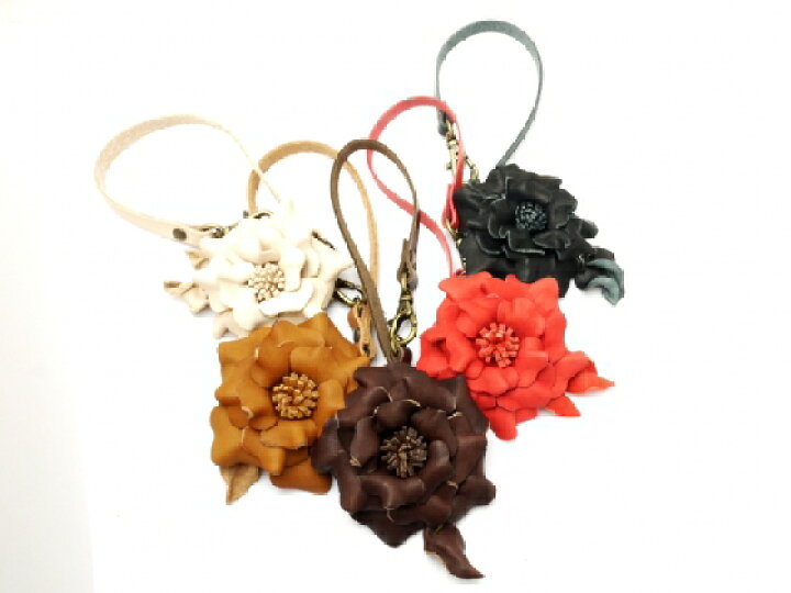 楽天市場 完成品 ツイストフラワーシリーズ 革ひも付きバッグチャーム 全5色 花の直径6 5cm 1ヶ メール便選択可 ぱれっと レザークラフト完成品 アクセサリー レザークラフト材料専門店ぱれっと 楽天市場 完成品 ツイストフラワーシリーズ 革ひも付きバッグチャーム 全5色 花の直径6 5cm 1ヶ メール便選択可 ぱれっと レザークラフト完成品 アクセサリー レザークラフト材料専門店ぱれっと
