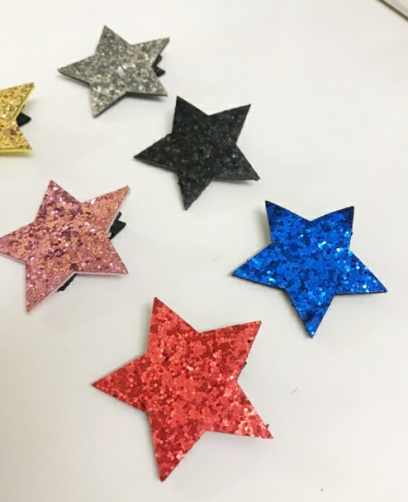 楽天市場 発表会にもオススメ ベビー キッズ用 星のヘアピン 発表会 ヘアクリップ キッズヘアピン スターヘアクリップ グリッター 子供クリップ 写真 撮影 スターヘアピン 星ヘアピン 可愛いヘアアクセサリー プレゼント オシャレ 男の子ピン ピアノ発表会